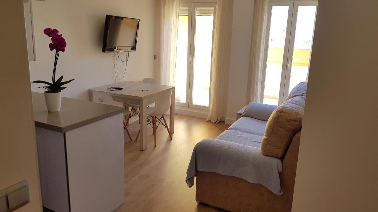 Penthouse Sea Views + Private Solarium Apartment Фуeнхирола Екстериор снимка